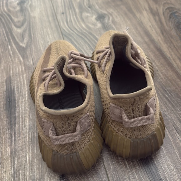 Yeezy - Picture 3 of 7